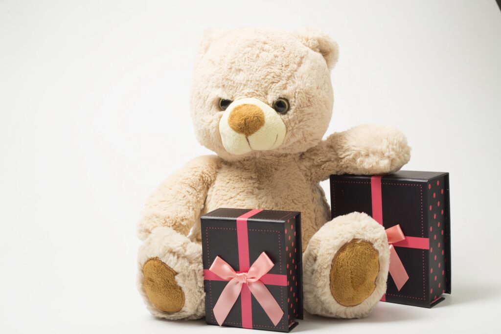 gifting teddy bear with gifts